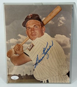 Harmon Killebrew autographed with JSA authentication, 8x10 Minnesota Twins baseball