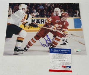Doug Gilmour Autographed w PSADNA Authentication Hockey Photo