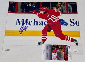 Sebastian Aho Autographed w JSA Authentication Hockey Photo