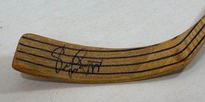 Eric Lindros Autographed w Field of Dreams Authentication Sherwood Hockey Sticl