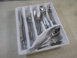 (CS) Assorted Silverware in Drawer Tray