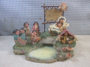 (CS) Vintage Enesco Friends of the Feather Figure Display Base and Assorted Figures
