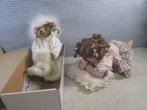 (EW3) Collector Bear and Porcelain Doll