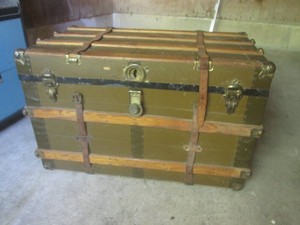 (UD1) Vintage Trunk with Inner Tray 36 x 20 x 22 12 H