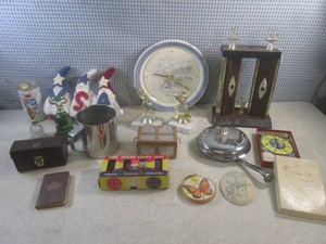 (A-3) Assortment of Vintage Items