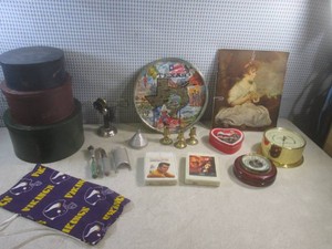 (D-2) Assortment of Vintage Items