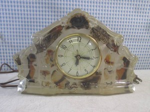(EC1) Vintage Resin Electric Vomit Clock 10 W x 7 H