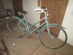 (U-A) Vintage John Deere Bicycle