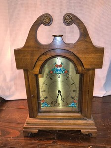 Vintage Wood Mantel Clock