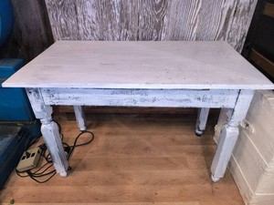 White Table-Charmingly distressed finish