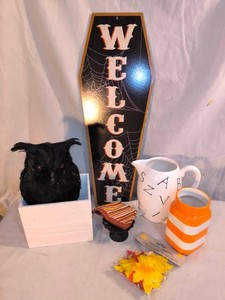 Halloweenfall decor lot