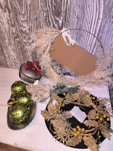Winter Holiday Decor - Lot of 4