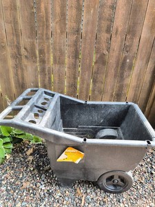 Heavy duty yard cart