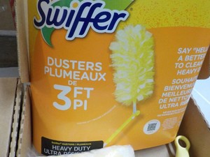 2 Swiffer 3 ft Dusters with Extra Dusters