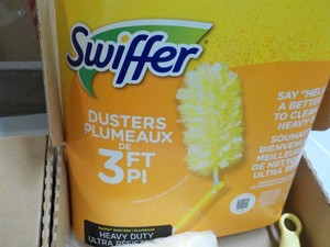 2 Swiffer 3 ft Dusters with Extra Dusters