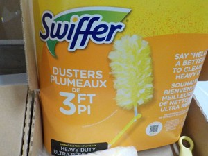 2 Swiffer 3 ft Dusters with Extra Dusters
