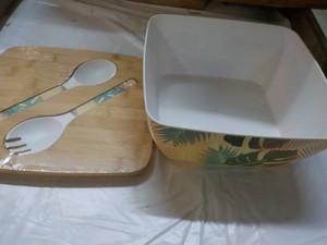 4 pc Salad Bowl Set