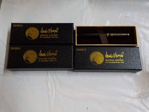 3 Tauxblo Donald J. Trump Pens