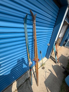 Skis