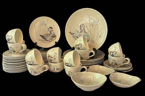 DR - Vintage Red Wing Bob White Dinnerware