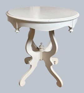 LR - Vintage White Round Pedestal Table