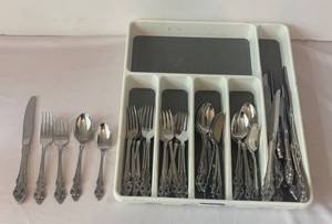 DR - Vintage Oneida Cherbourg Flatware