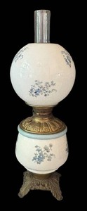 LR - Vintage Hurricane Parlor Oil Lamp