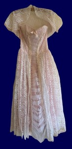 BR3 - Pretty Vintage Pink Lace Dress