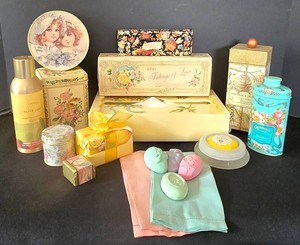 UL-BR3 - Vintage Vanity Toiletry & Towel Estate Lot