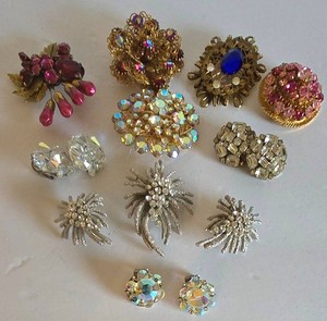 K - Vintage Costume Jewelry Brooches & Clip Earrings (Lot of 11)