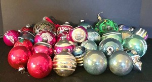 UL-BR3 - Vintage Globe Christmas Ornaments Mixed Lot