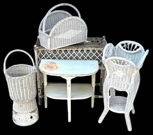 G - Wicker Furniture & Planters Mixed Lot - 6-Piece Group