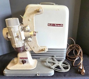 UL-BR2 - Vintage 8mm Film Projector - Bell & Howell Design 122 LR