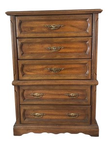 BR1 - Vintage Traditional Chest of Drawers  Dresser