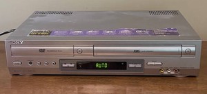 MB - Sony DVD  VHS Player Model SLV-D300P