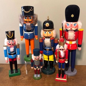 BR1 - Six Nutcracker Figurines Erzgebirge, Expertic & More