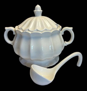 LR - Gibson Elite Soup Tureen With Ladle