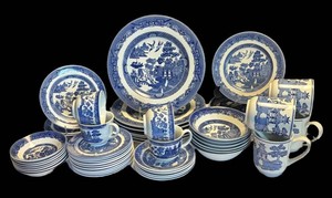K - Vintage Johnson Bros Blue Willow China Dinnerware Set