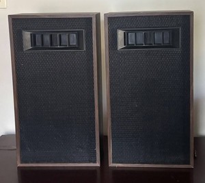 BR1 - Two Vintage Stereo Speakers by Sound Design