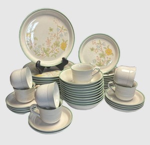 DR - Vintage Nitto Heather Stone Laurel Dinnerware Set