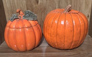 LL - Ceramic Pumpkin Soup Tureen and Decor
