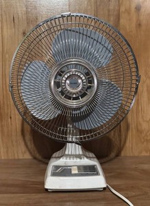 LL - Vintage Polaray 12-Inch Oscillating Fan Electric Fan