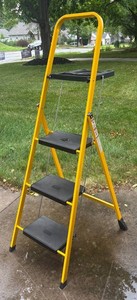 G - Tricam Skinny Mini 4-Step Step Ladder