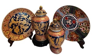 LR - Decorative China Set - Saji Japan Urns & Plates 11 Tall