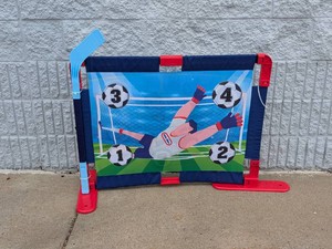 LITTLE TIKES HOCKEYSOCCER PLAYSET