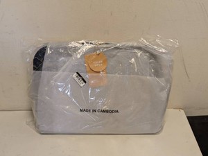 NEW SONIA KASHUK FOLDOVER MAKEUP BAG BLUE