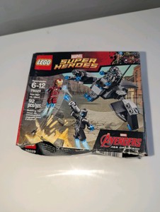 Collectible LEGO Super Heroes Iron Man vs. Ultron (76029) NIB, Unopened