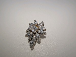 925 Sterling Silver Pendant, Vintage cluster of clear marquise and pear-cut crystal rhinestones, 3.6grams