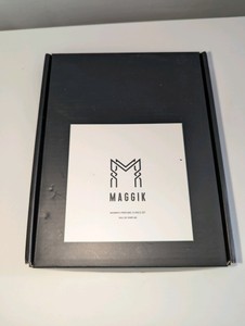 Maagik Womens Perfume 10-piece sample set, NIB