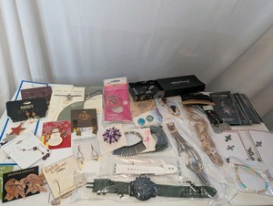 New in package JewelryAccessories Lot